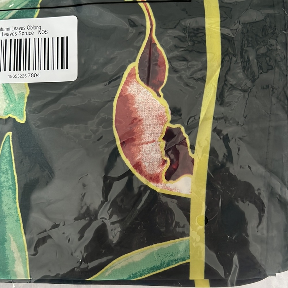 NWT White House Black Market Autumn Leaves Spruce Oblong scarf 🧣 Great Gift! - Picture 3 of 4